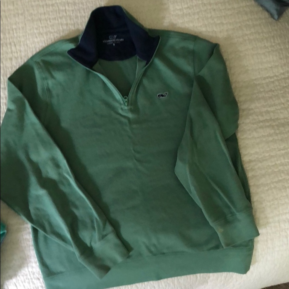 Vineyard Vines sweatshirt